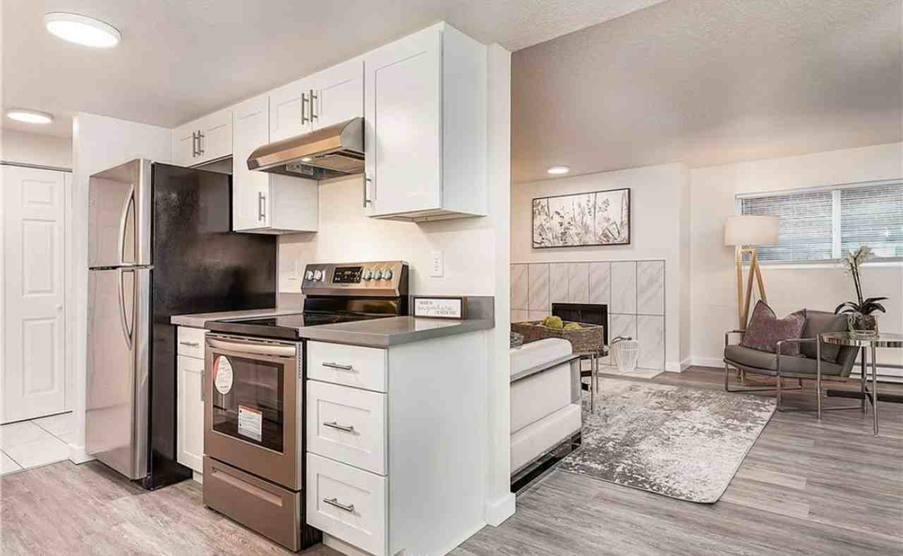 1001 W Howe St #A2 - Photo 6 of 24