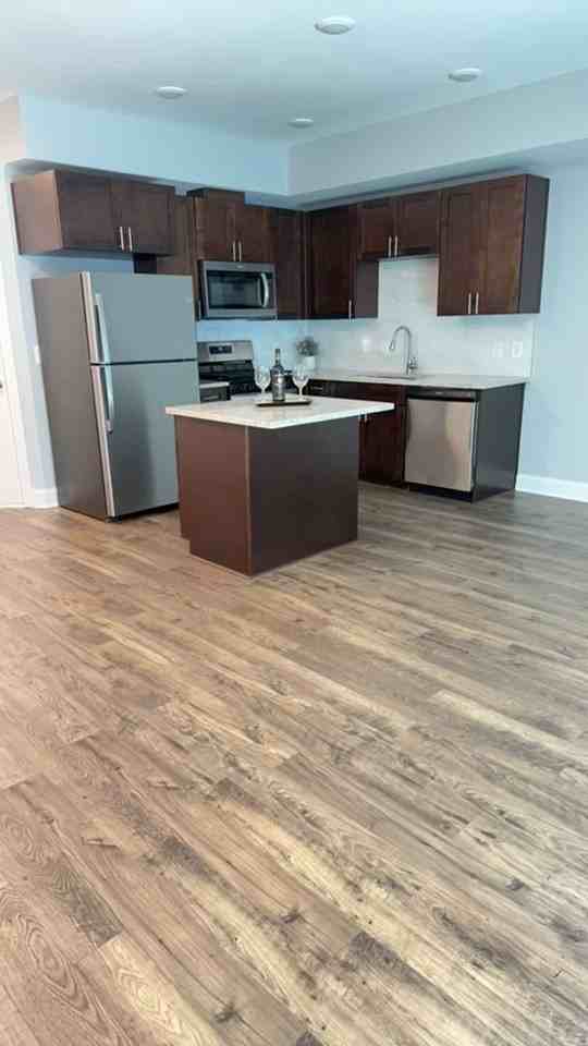 628 Milner St #C - Photo 3 of 44