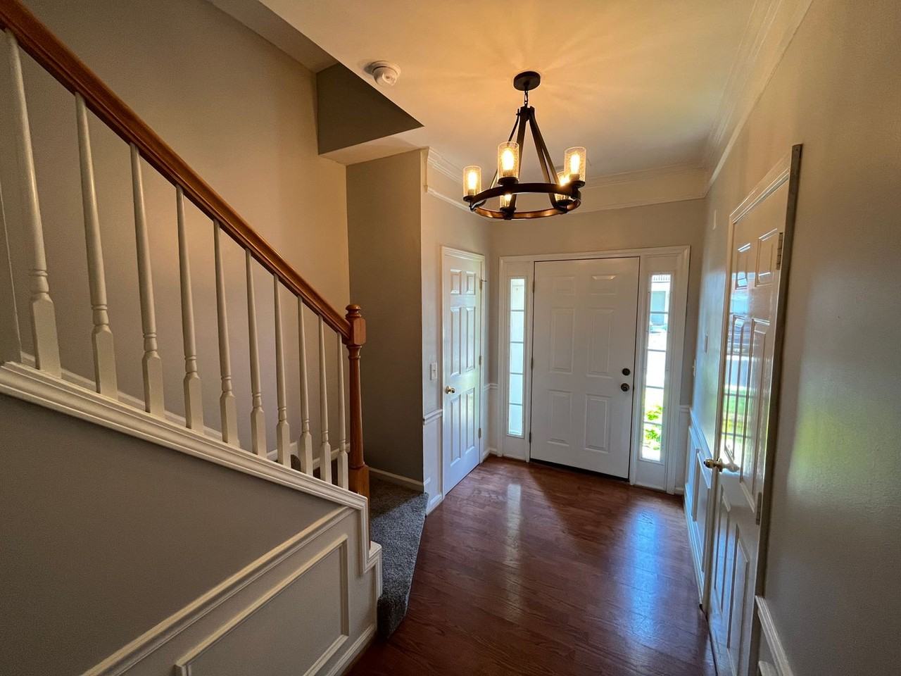 5542 Red Robin Rd - Photo 3 of 26