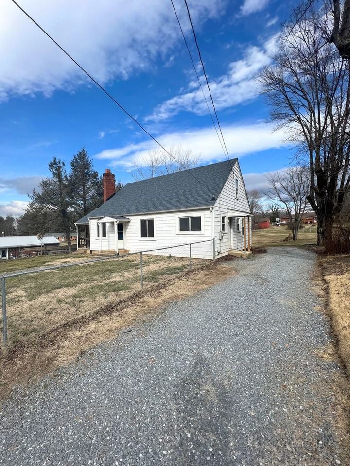 710 Jeter St - Photo 2 of 9