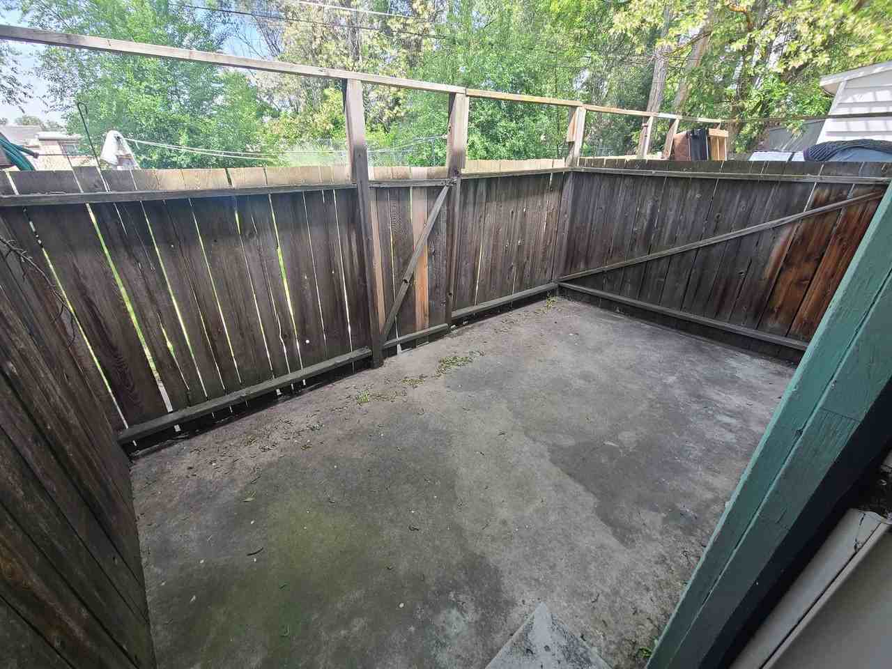 915 N 32nd St - Photo 3 of 13
