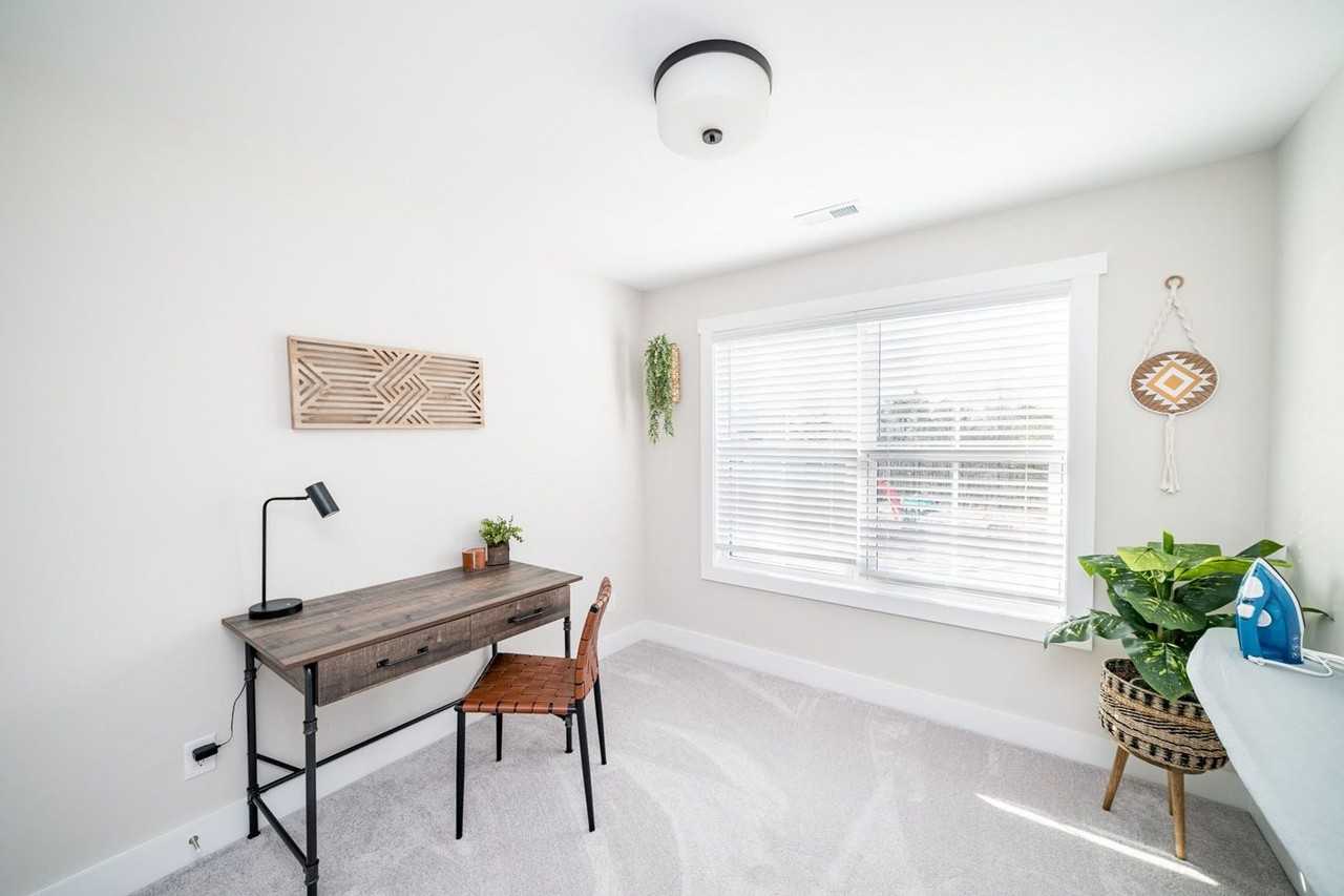 16 Villa Ct - Photo 4 of 17