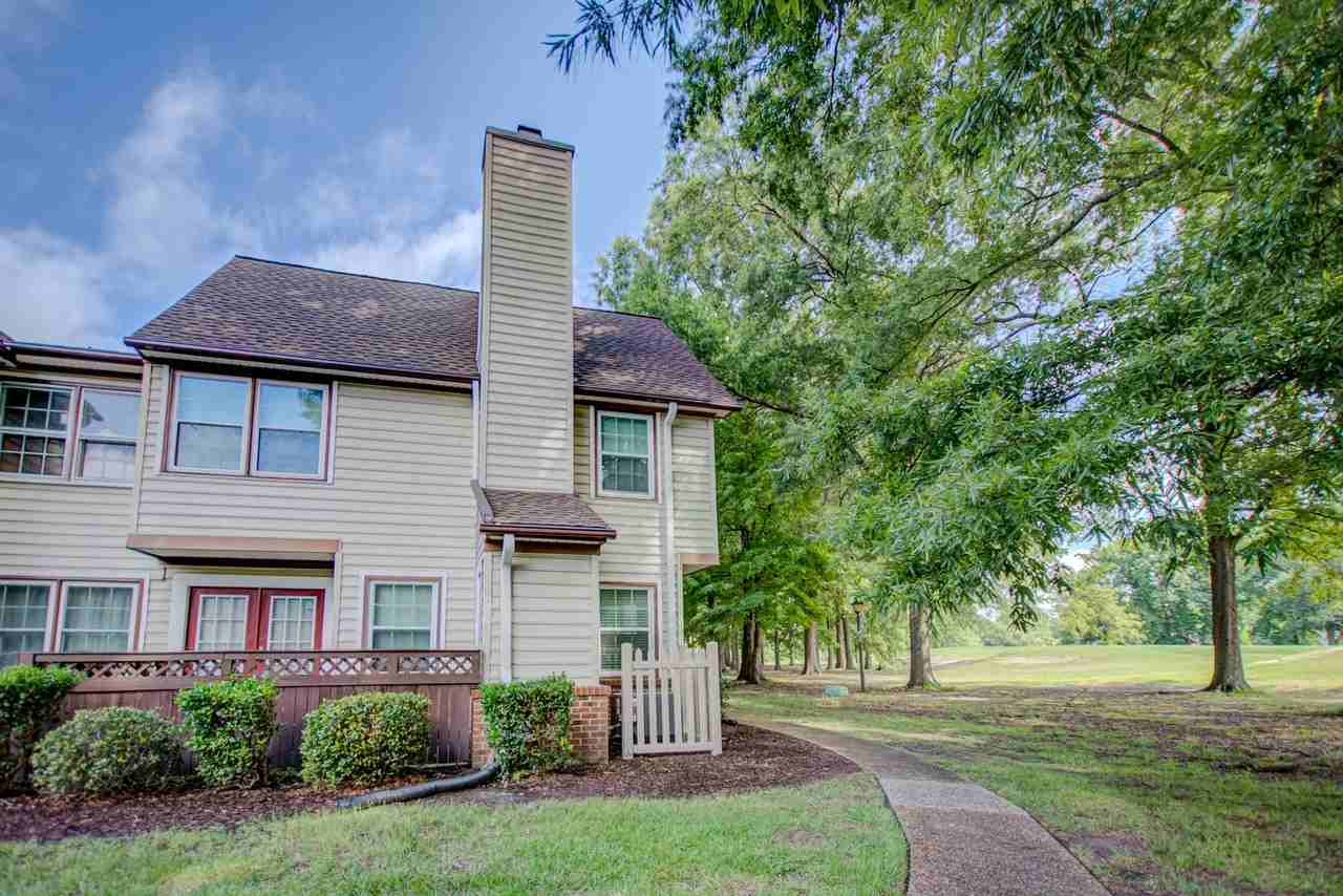 1017 Saint Andrews Way #D - Photo 2 of 37