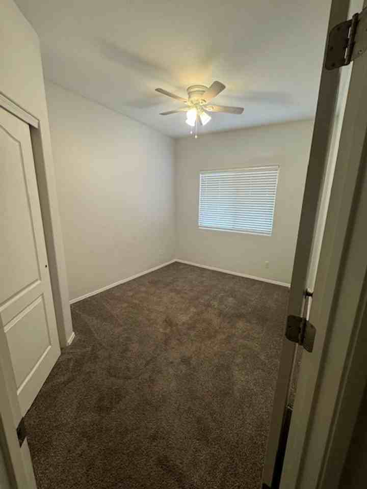 1891 W Alder Grove Dr - Photo 3 of 19