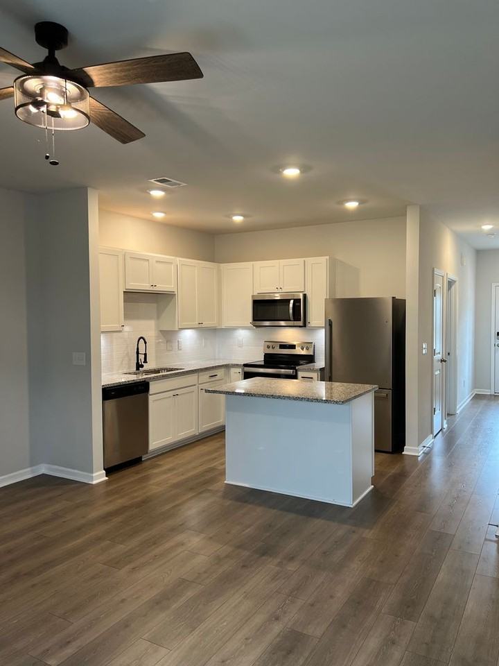 1006 Marcy Lndg - Photo 3 of 24