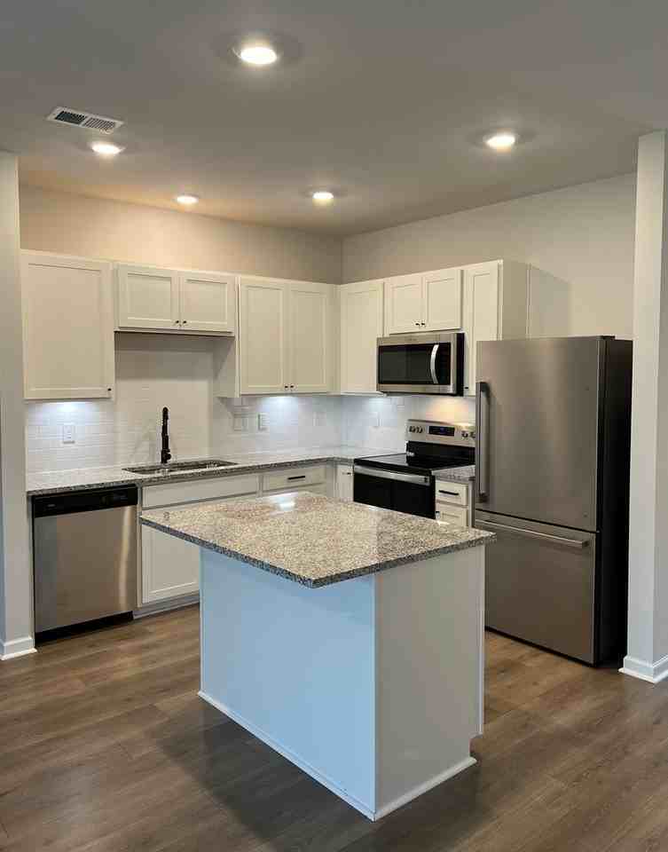 1006 Marcy Lndg - Photo 4 of 24