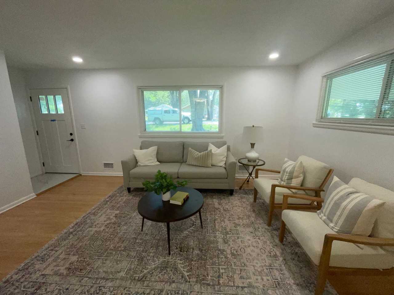 110 N Crescent Ave - Photo 2 of 15