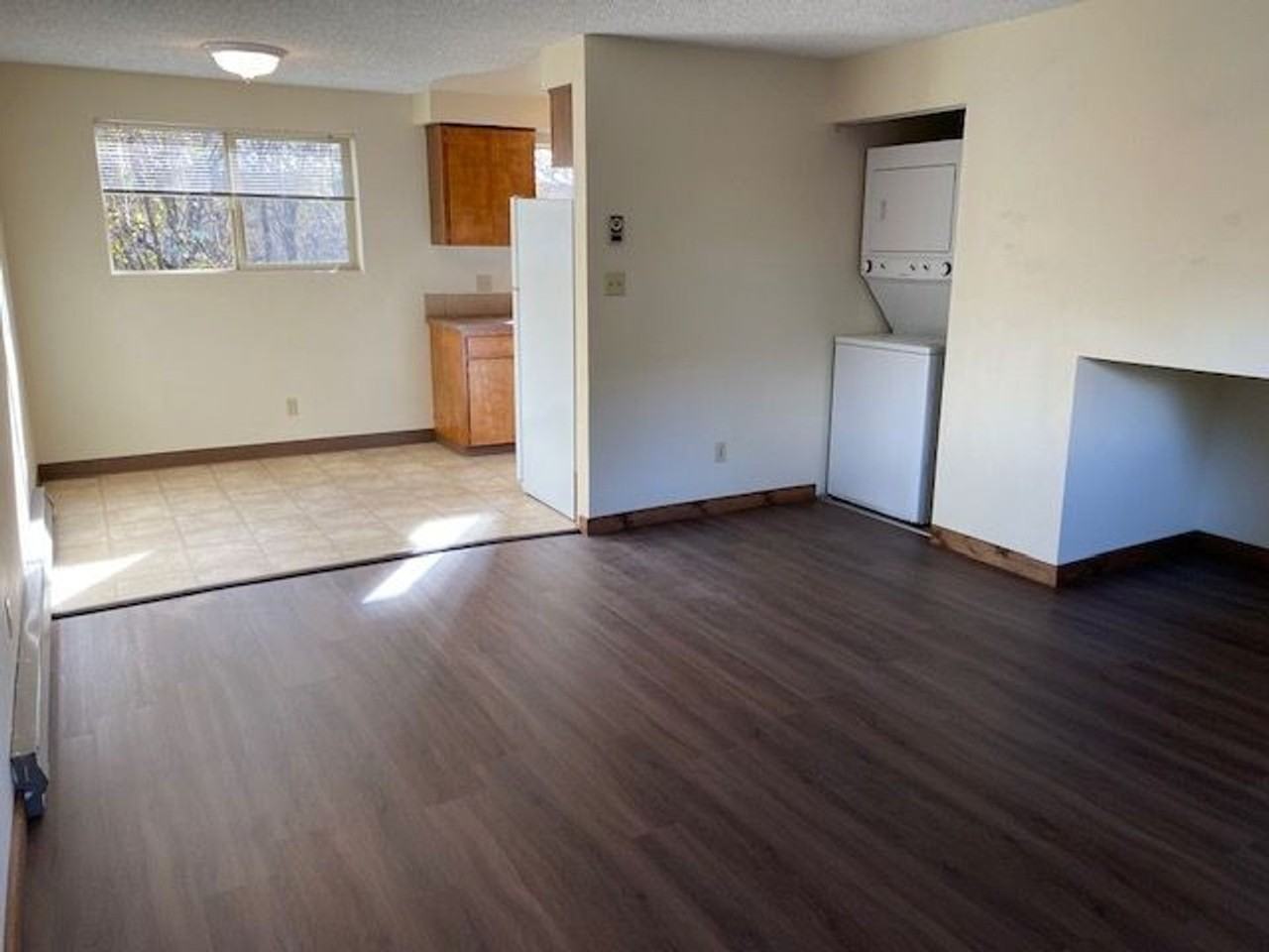 129 Nw Adams Pl - Photo 5 of 8