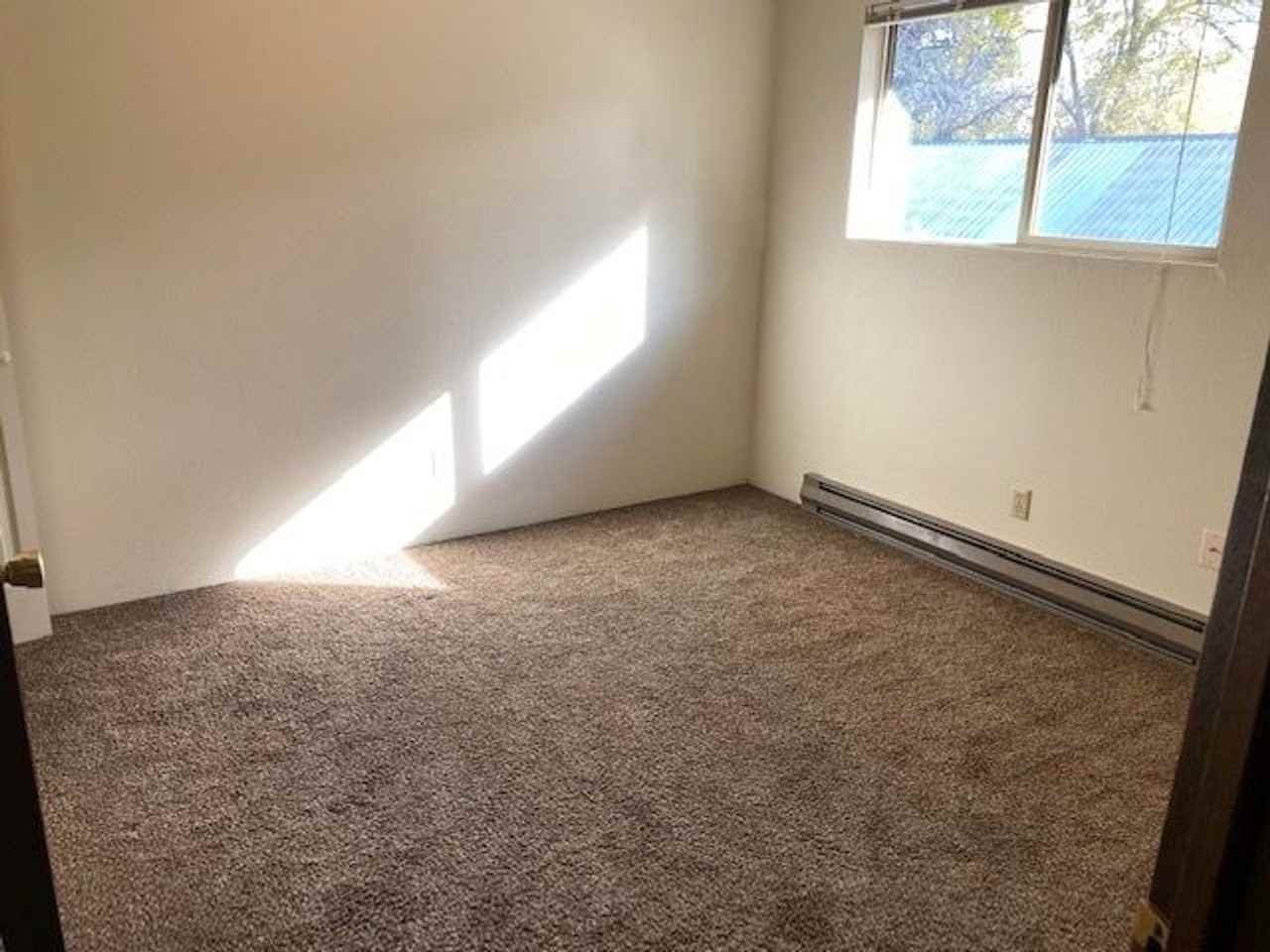 129 Nw Adams Pl - Photo 6 of 8