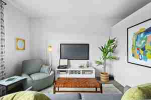 featured image of 327 E Rose St