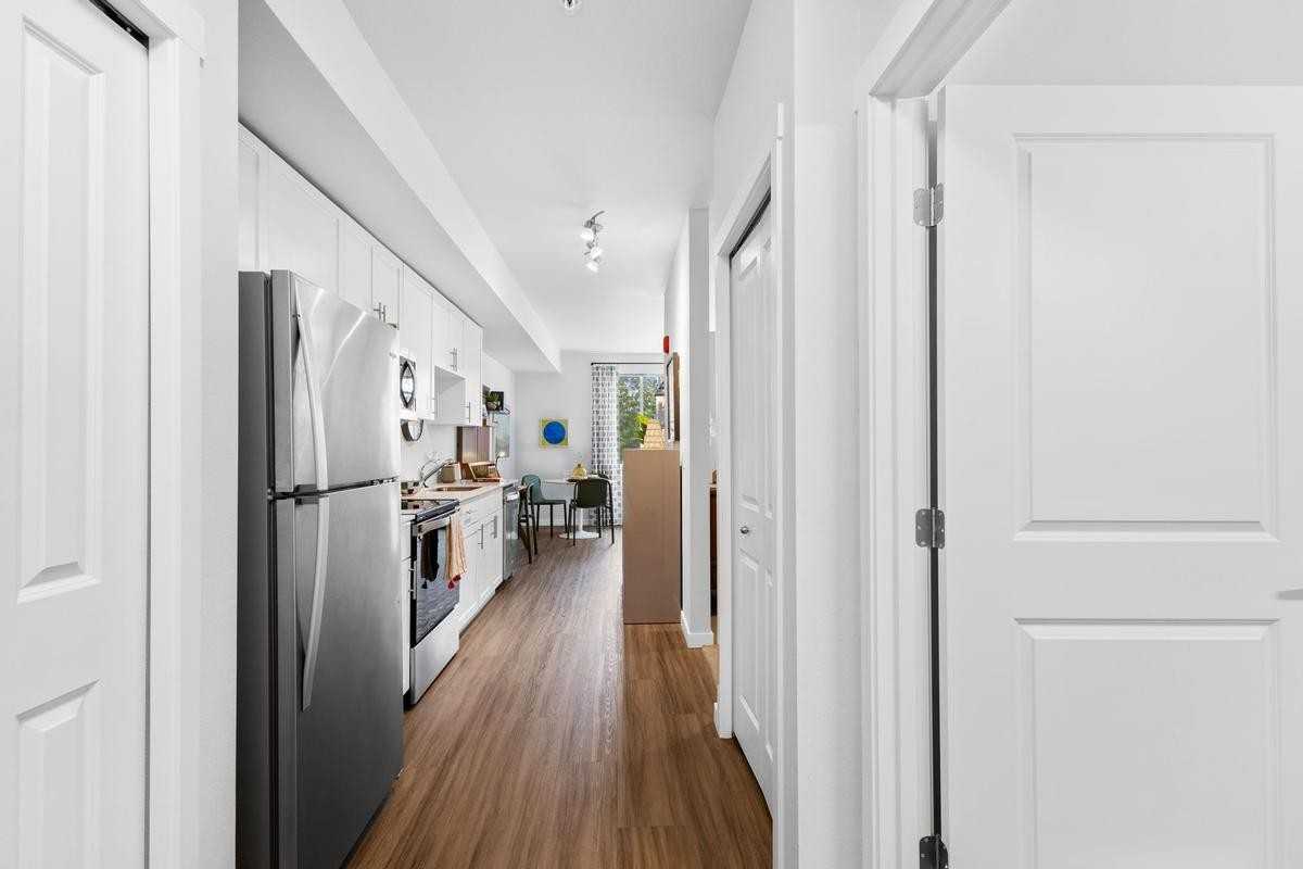 327 E Rose St - Photo 7 of 42