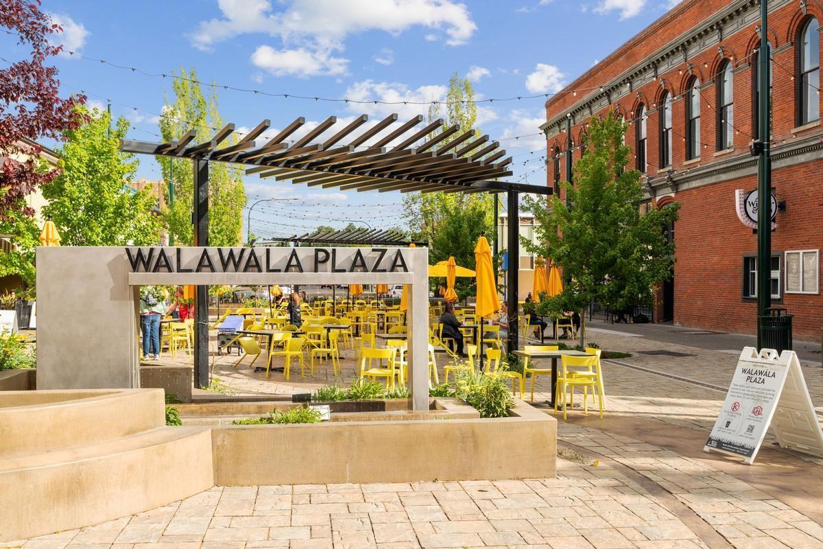 327 E Rose St - Photo 6 of 42