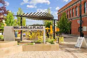 featured image of 327 E Rose St