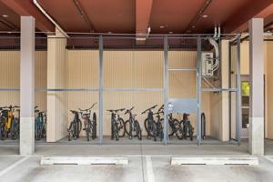 featured image of 327 E Rose St