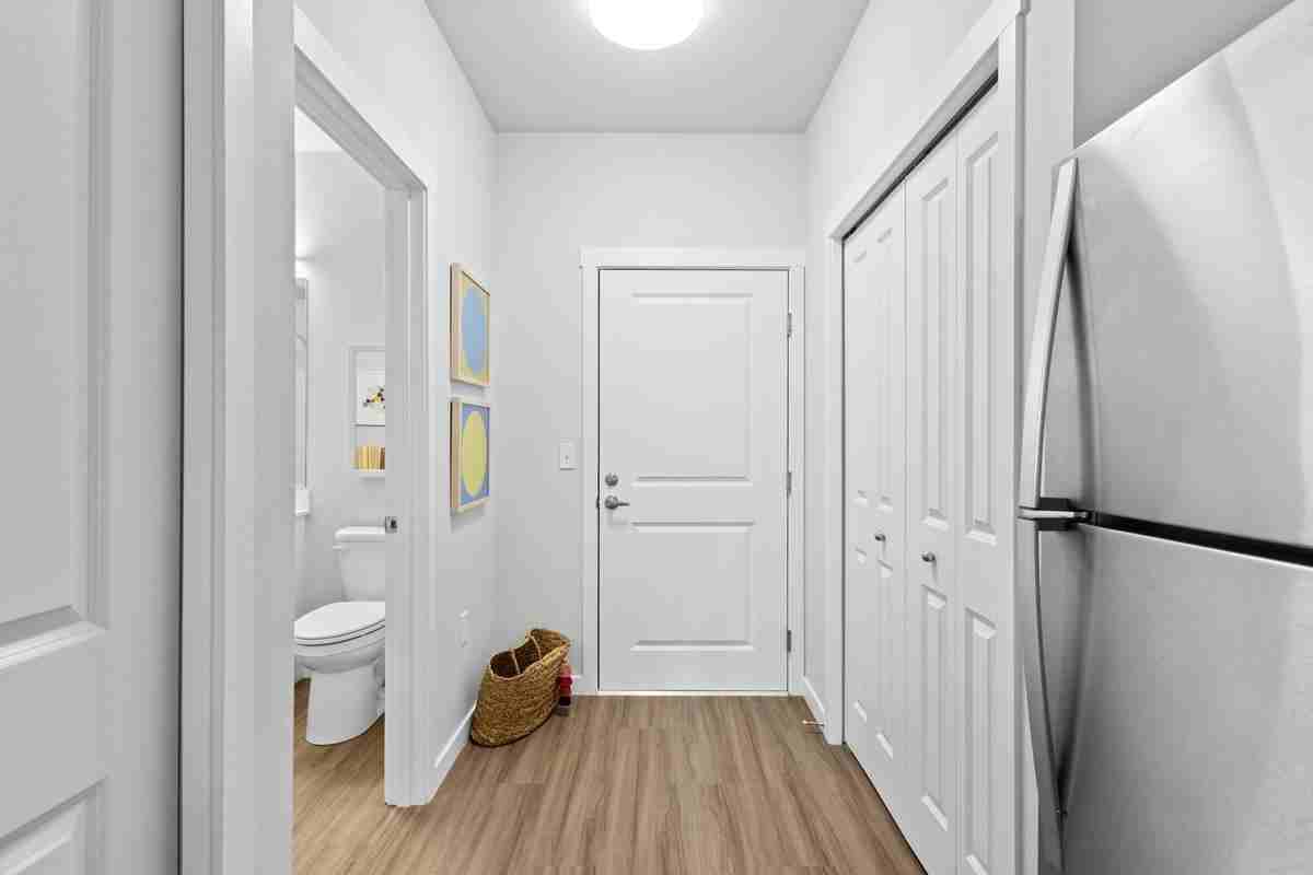 327 E Rose St - Photo 3 of 42