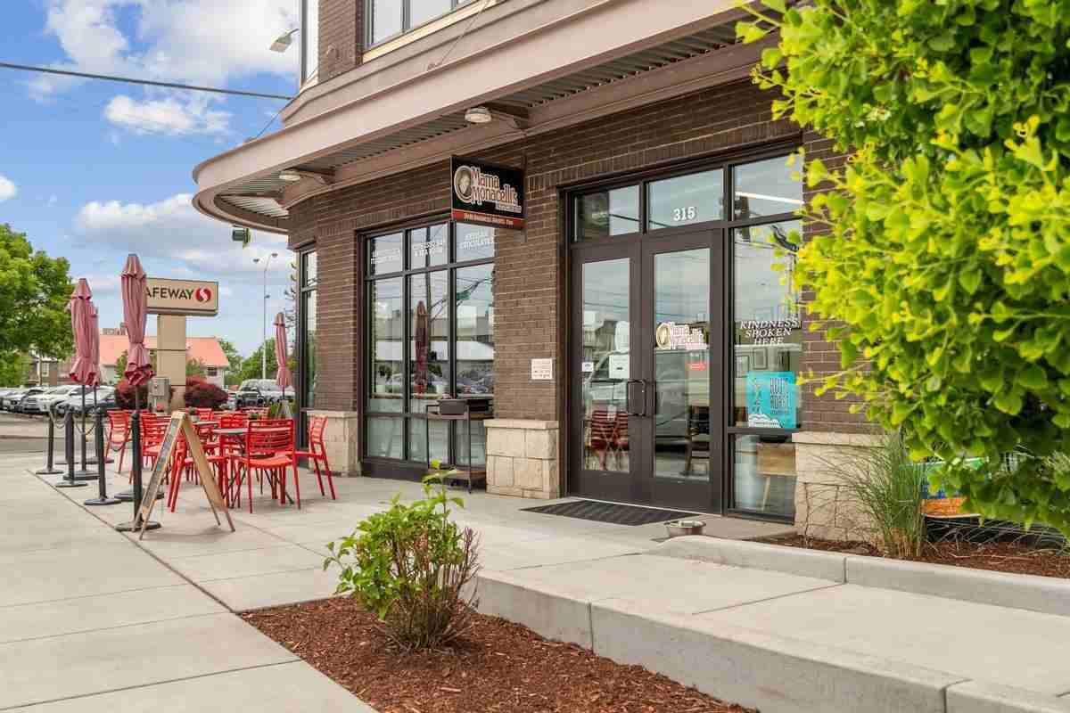 327 E Rose St - Photo 6 of 42