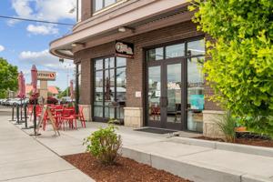 featured image of 327 East Rose Street