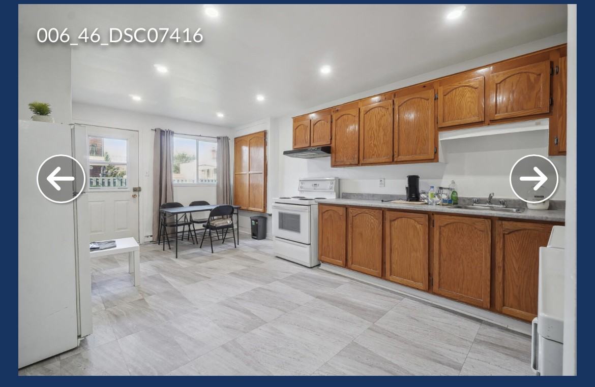 8250 10e Avenue - Photo 2 of 11