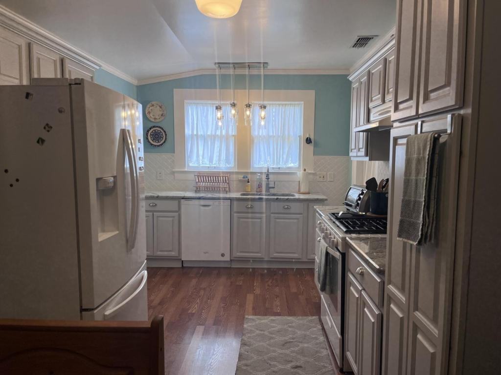 1205 32nd Ave - Photo 3 of 50