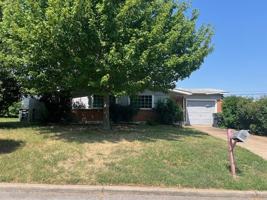 featured image of 2220 Nw 7th St