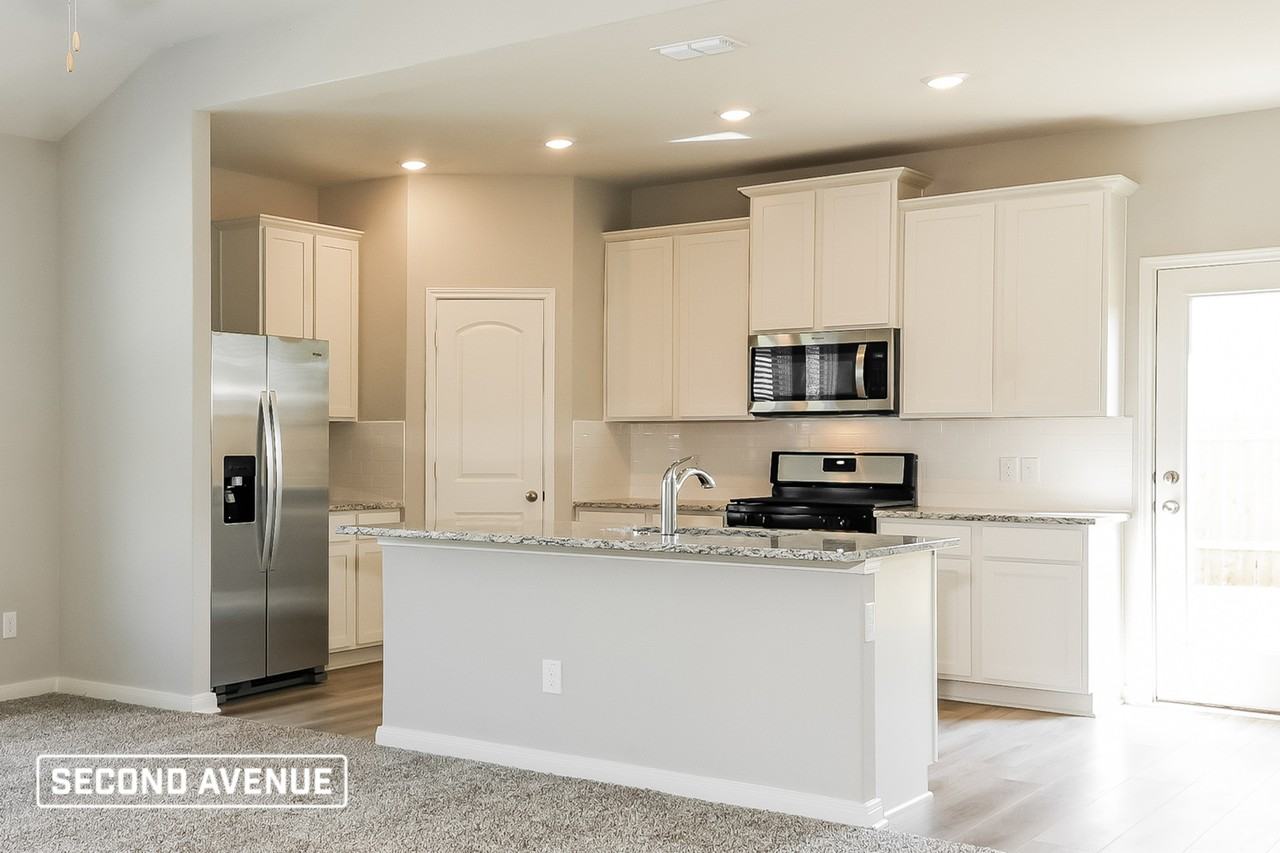 613 Emerson Dr - Photo 4 of 24