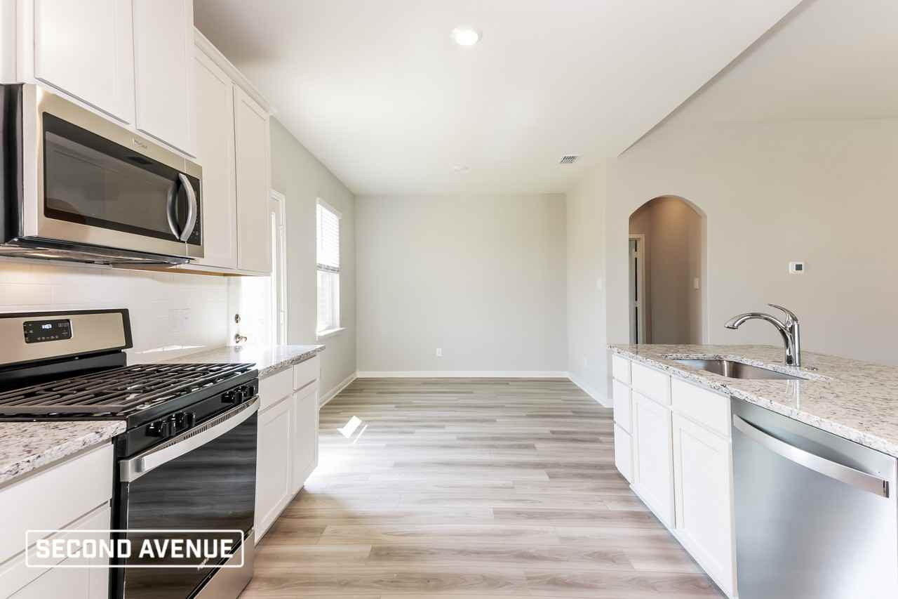 613 Emerson Dr - Photo 5 of 24