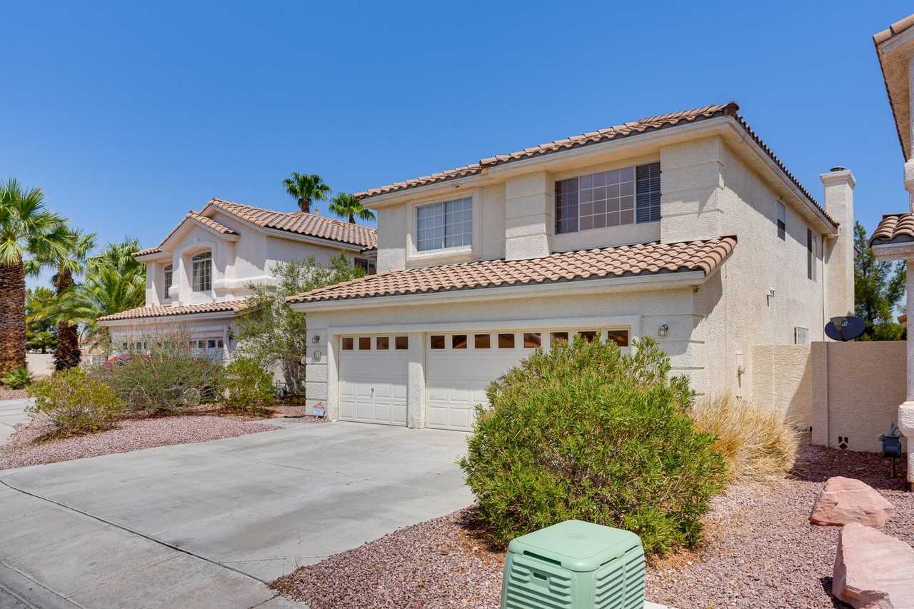 820 Brunellos Ave - Photo 3 of 37