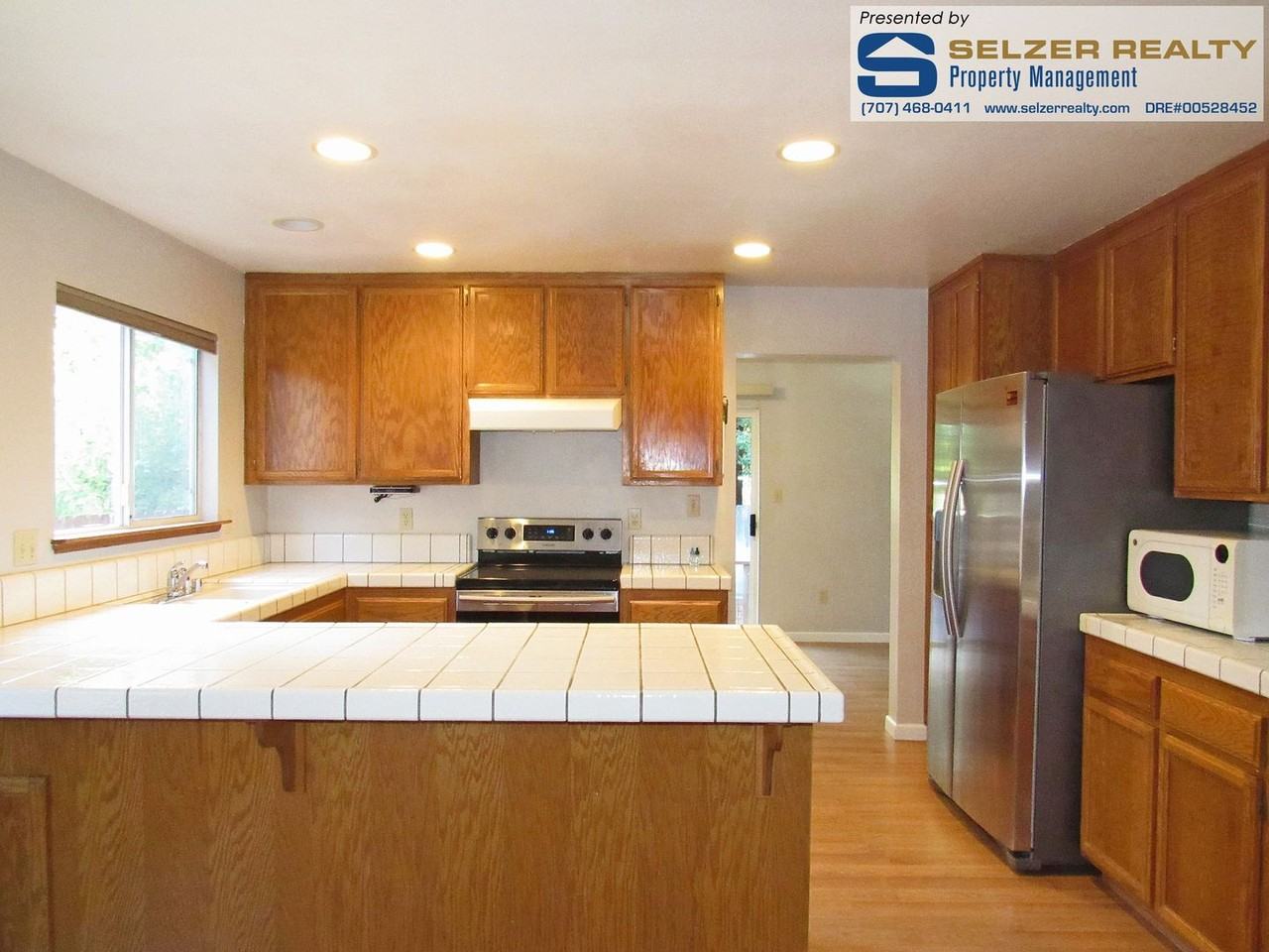 1039 Crystal Bay Ct - Photo 6 of 15