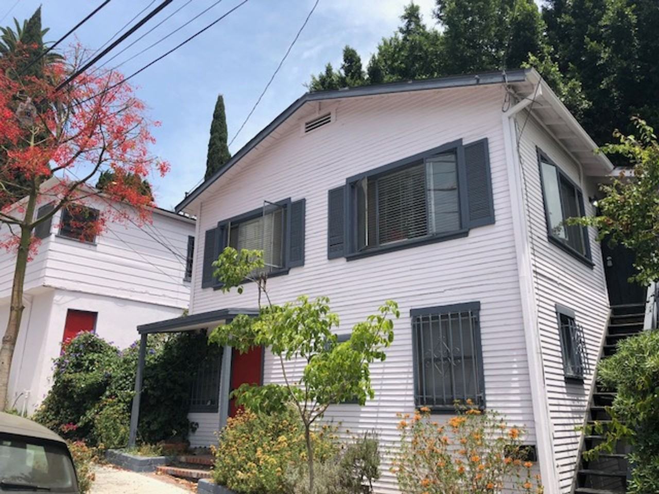 984 Larrabee - Photo 2 of 4