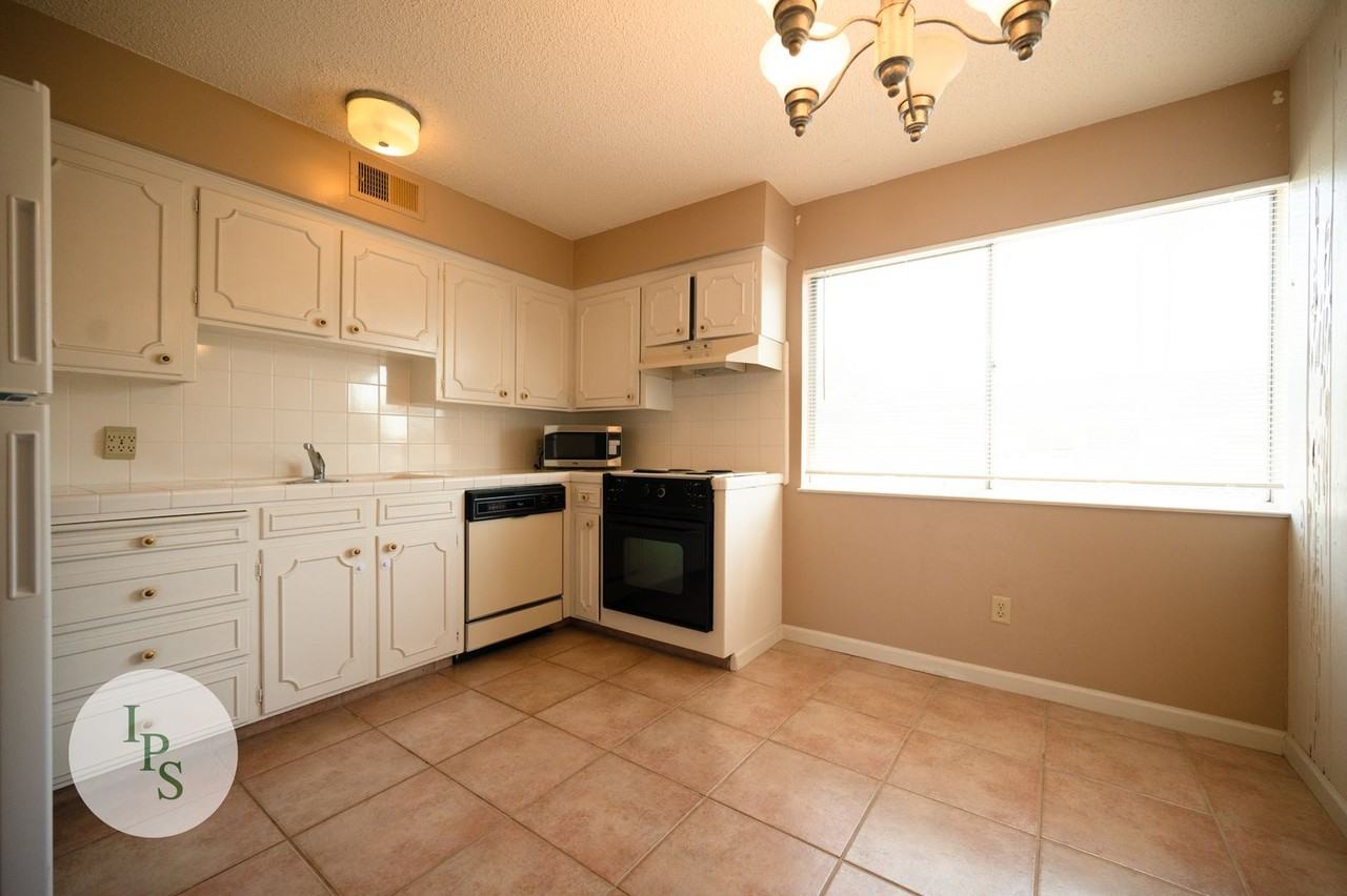 5090 N Roosevelt Ave #31 - Photo 6 of 17