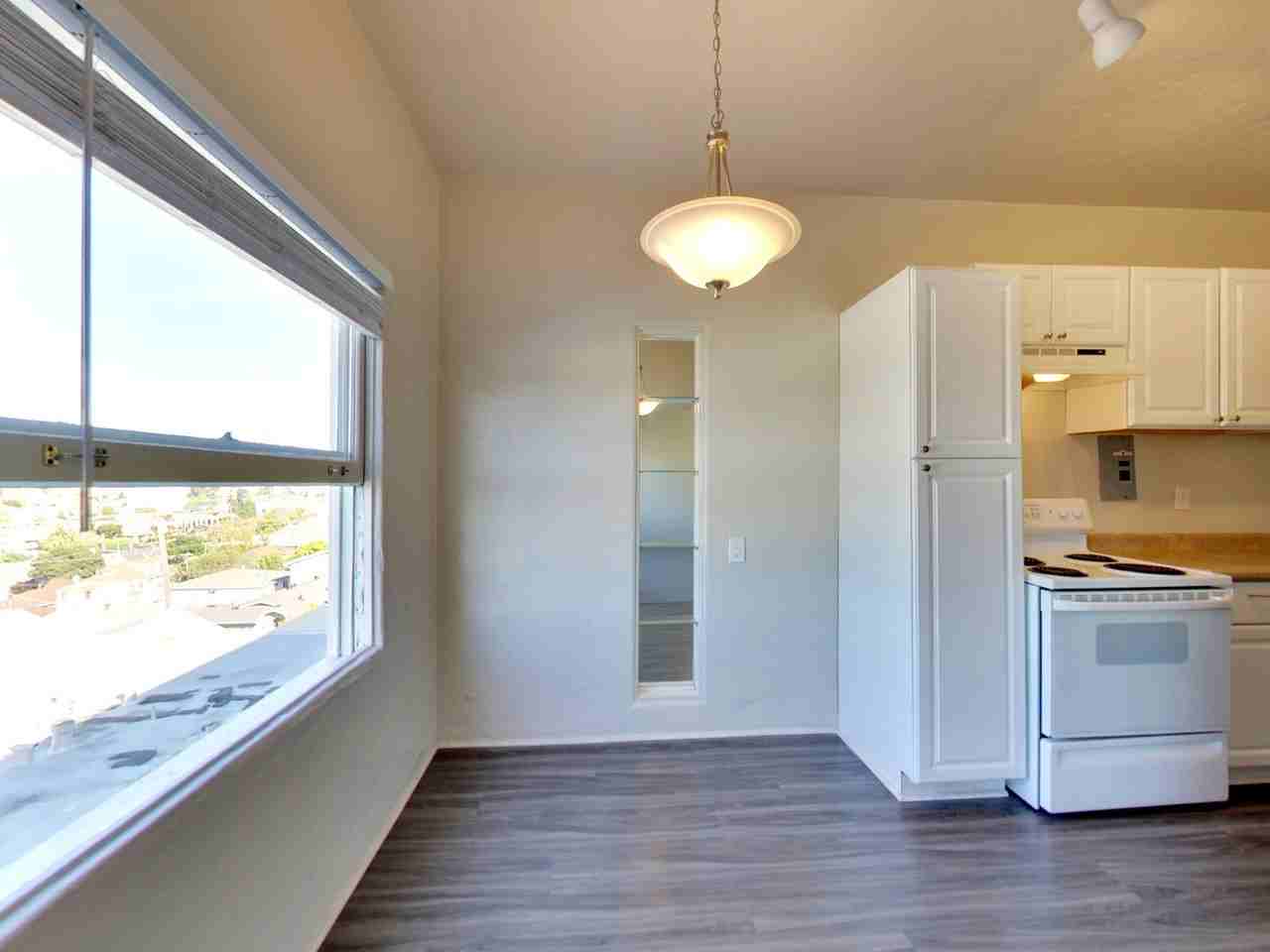 611 E 20th St - Photo 5 of 19