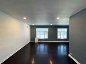 402 S Robertson - Photo 1 of 1