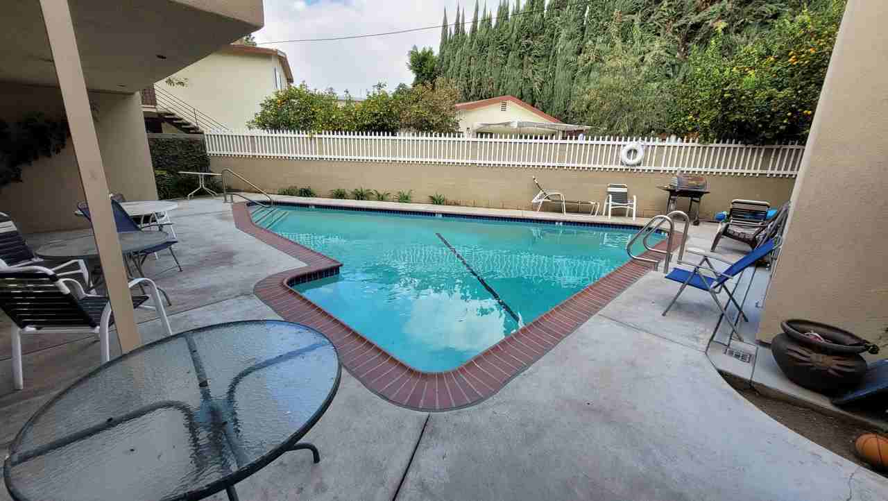 p14641 - Photo 2 of 4