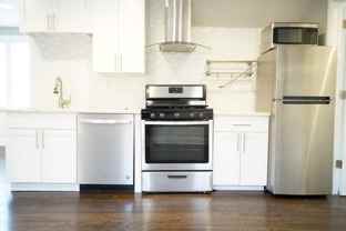 PF-ARG, 2957 N. Avers Series - Photo 1 of 1