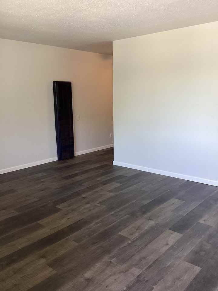 5th547-Wallace, Paul - Photo 3 of 10