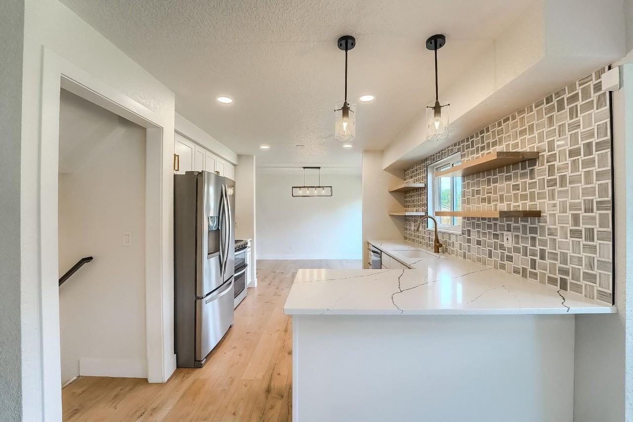9923 E Exposition Ave - Photo 5 of 50