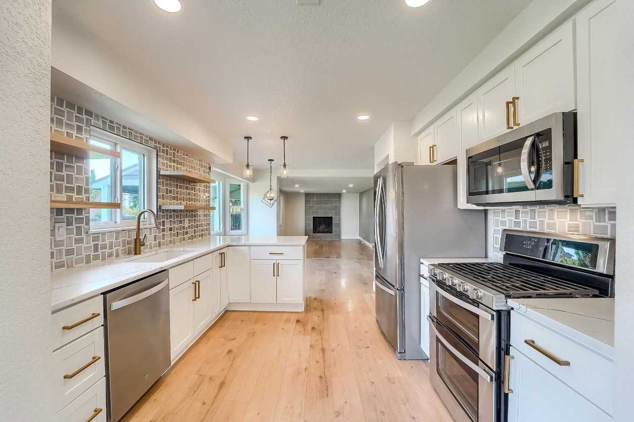 9923 E Exposition Ave - Photo 2 of 50
