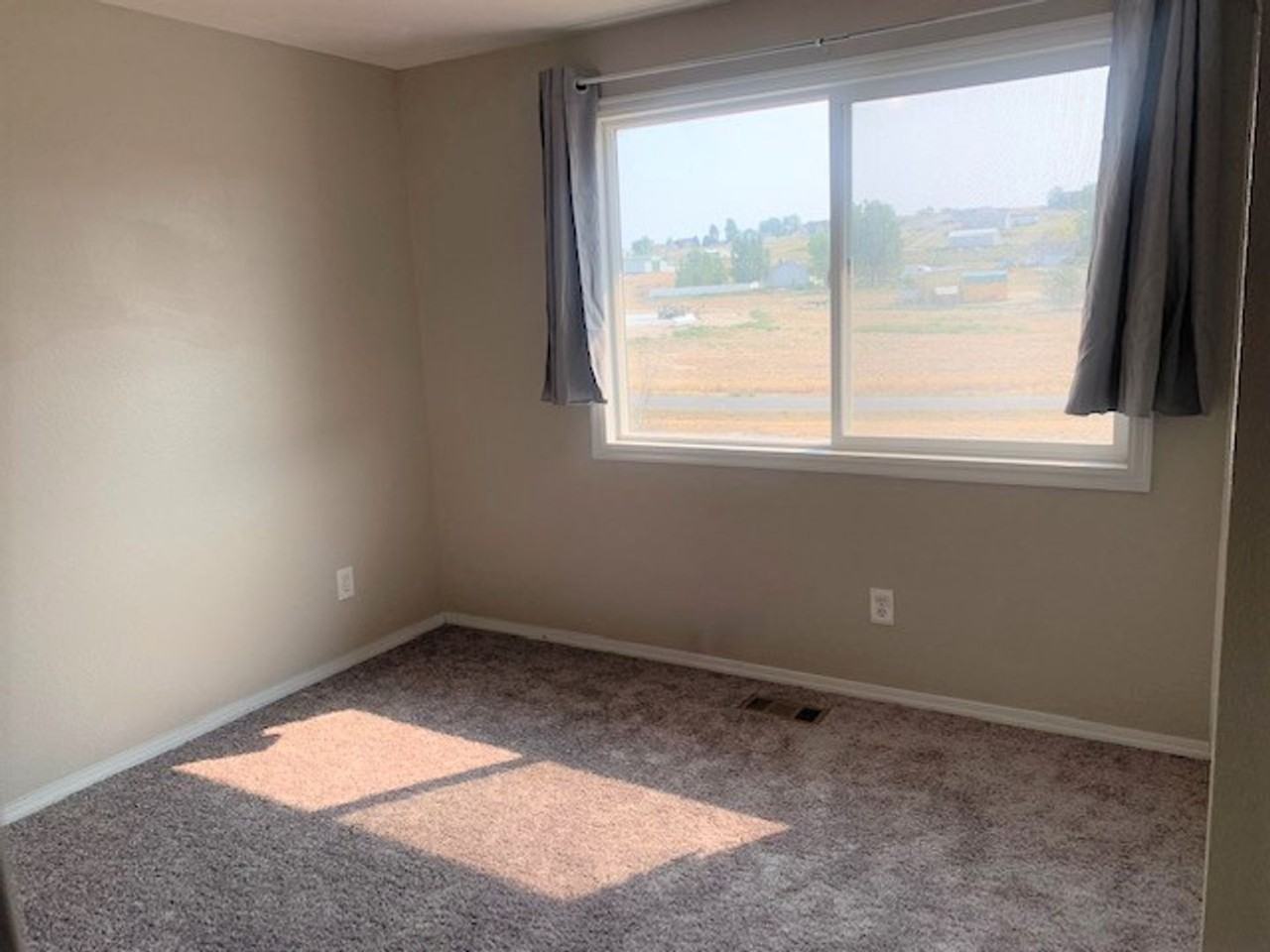 521 Lawndale Pl - Photo 2 of 15