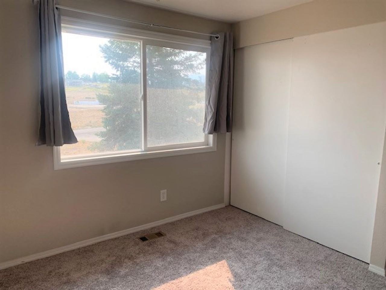 521 Lawndale Pl - Photo 3 of 15