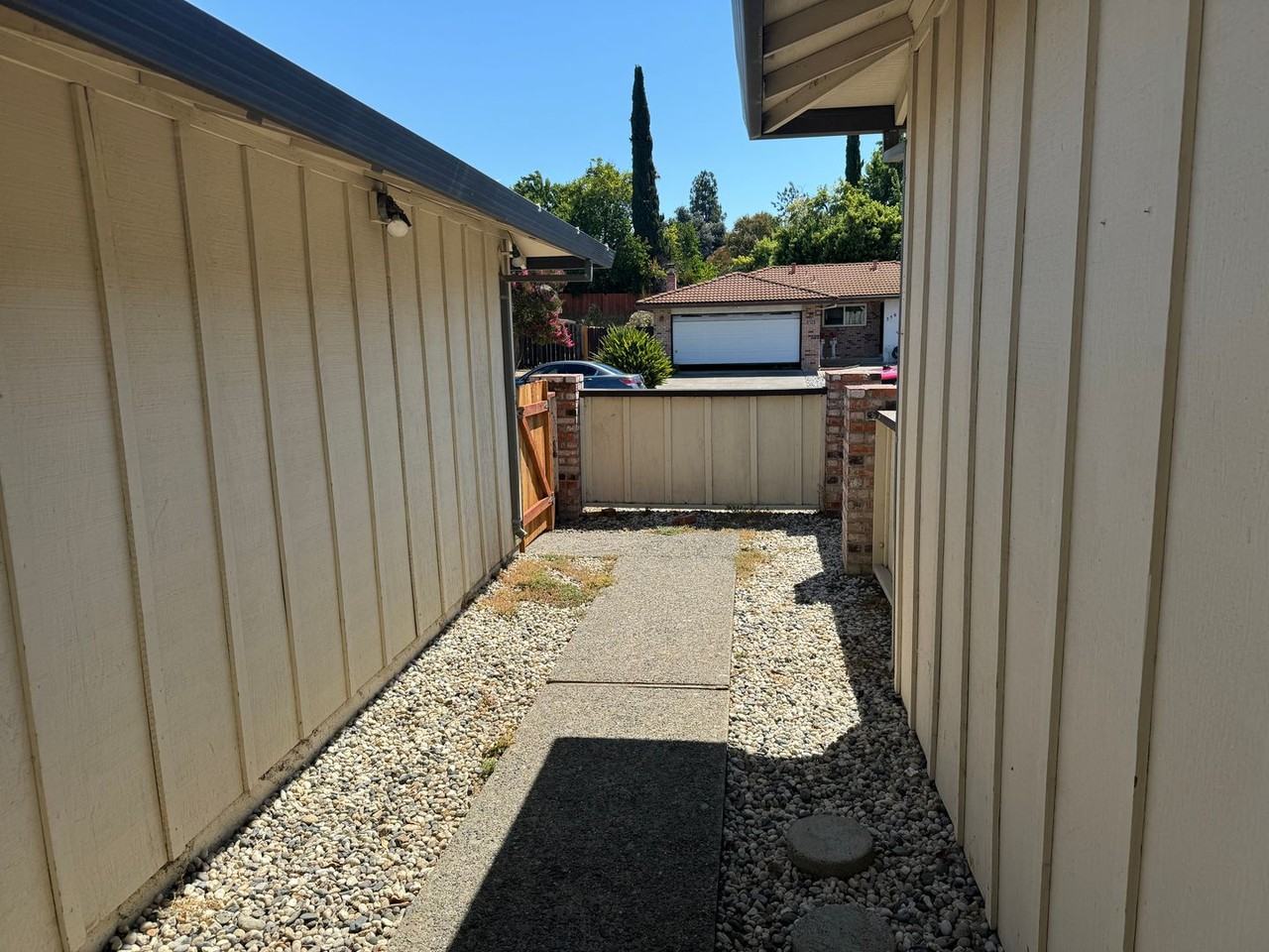 361 Honeysuckle Drive - Photo 4 of 25