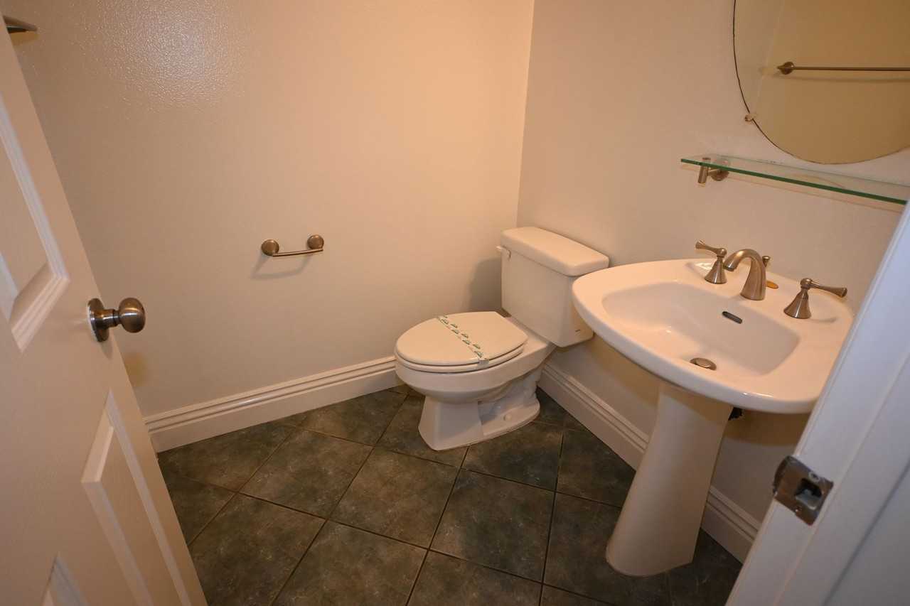 37 Amoret Dr - Photo 4 of 30