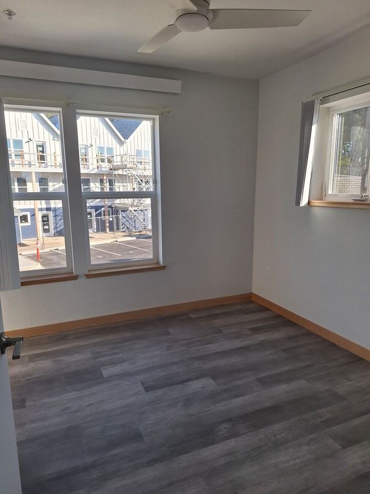 Lincoln 25 Apartments - Photo 3 of 8