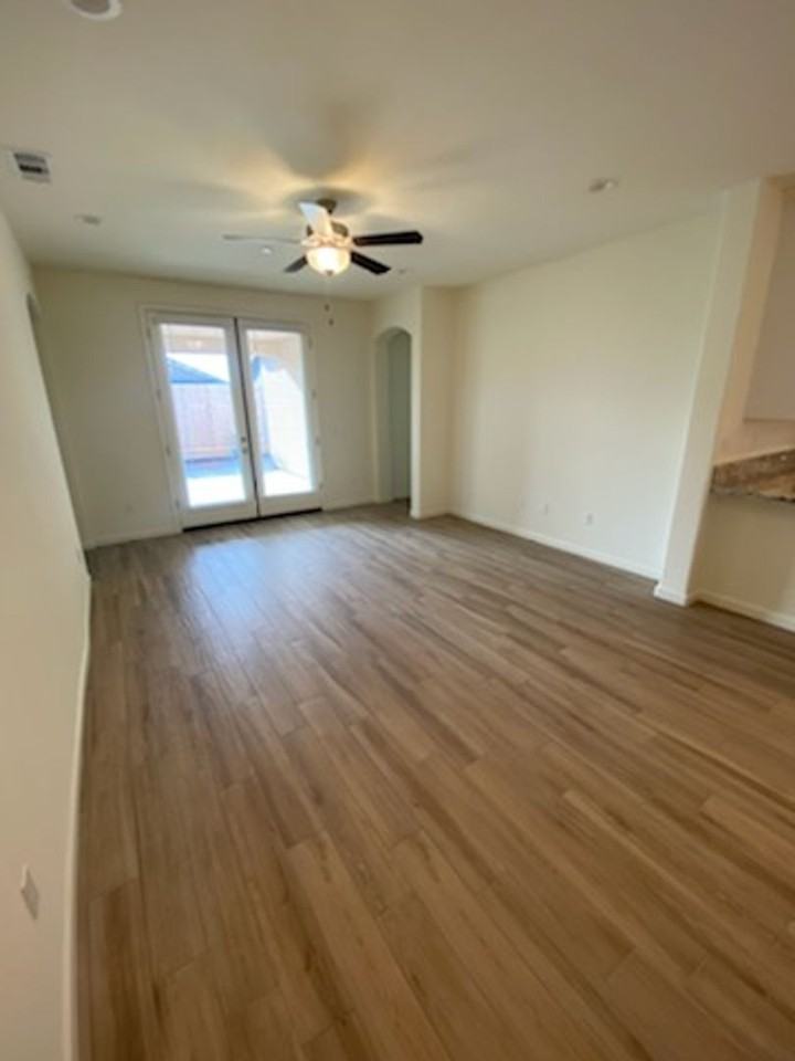 3837 W Rialto Ave - Photo 3 of 13