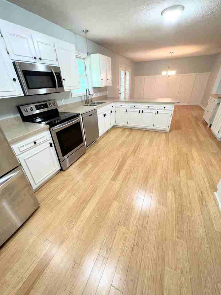 108 Fieldstone Ct - Photo 7 of 14