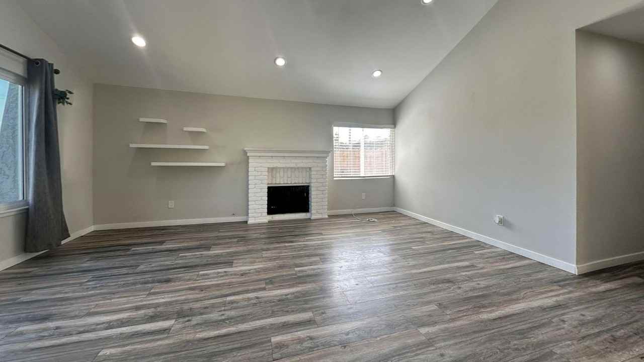1177 Springbrook St - Photo 4 of 22