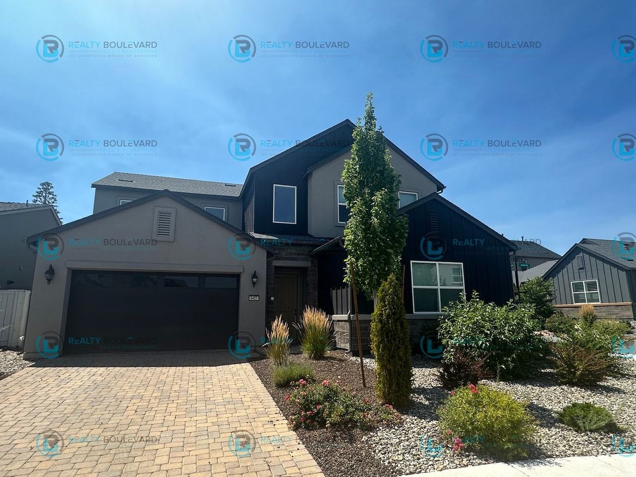 5421 Phillipa Dr - Photo 3 of 50