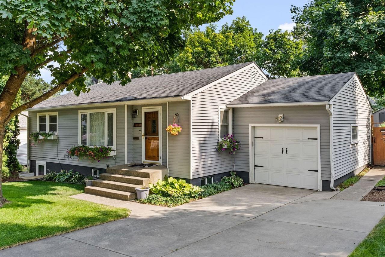 2112 East 10th Avenue - Photo 2 of 28