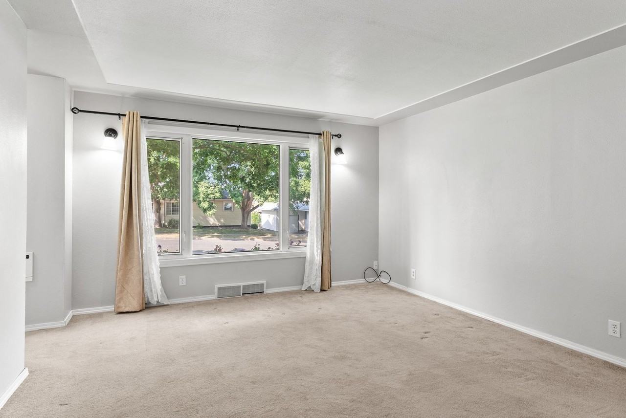 2112 East 10th Avenue - Photo 4 of 28