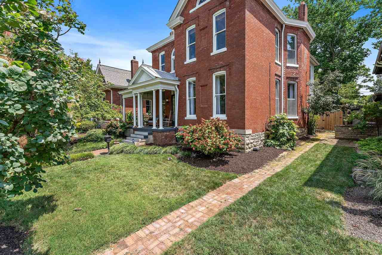 902 Boscobel St - Photo 2 of 40