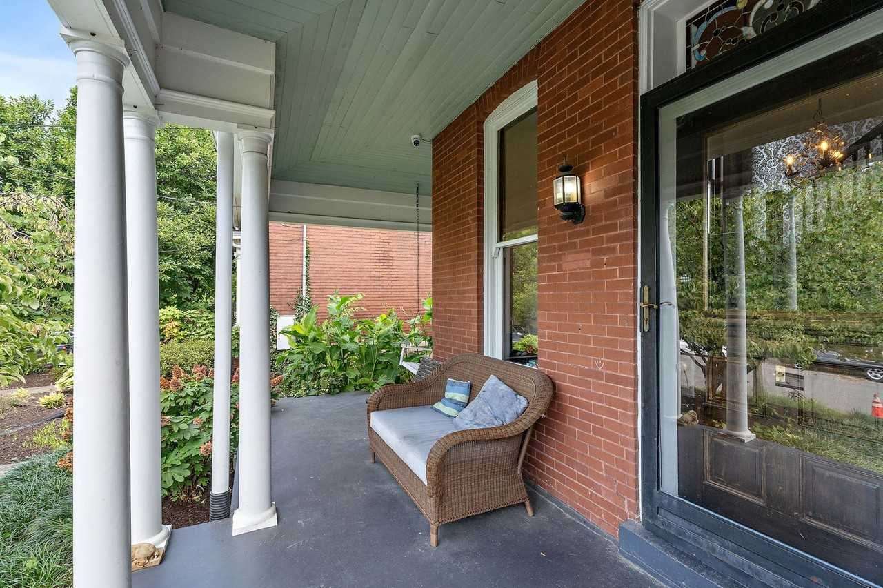 902 Boscobel St - Photo 3 of 40